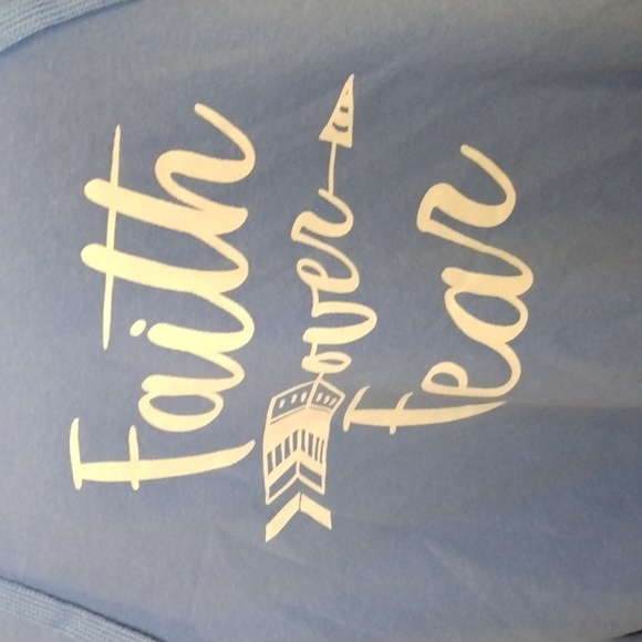 T Stars Large "Faith Over Fear", hoodie, NWOT, front pocket - Picture 2 of 5